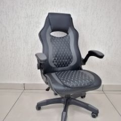 Кресло геймерское Barneo K-37 (черная кожа серые вставки) в Талице - talica.mebel24.online | фото 1
